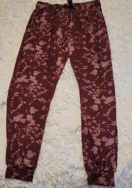Women's sweat pants, pajamas burgundy size medium w/pockets real essentials